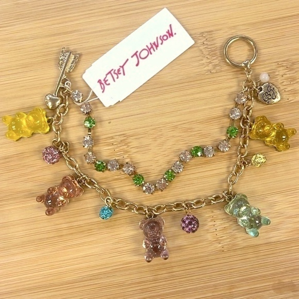 Brand New Betsey Johnson Pastel Gummy Bear Rhinestone Gold Tone Charm Bracelet - Picture 2 of 15